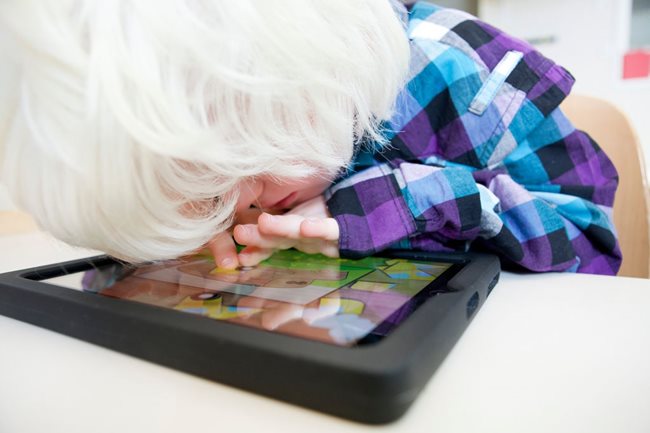Slechtziend kind op iPad