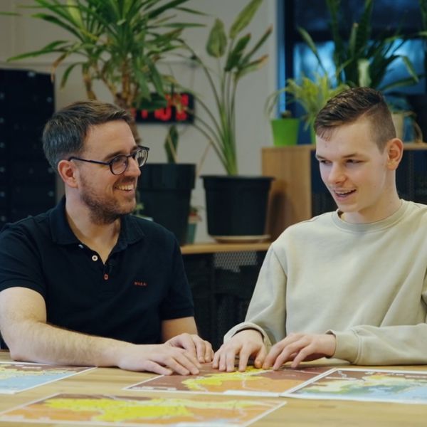 Docent en leerling.jpeg Docent en leerling.jpeg