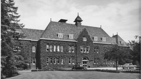 visio-huizen-archief-hoofdgebouw-bestuurs-bedrijfsbureau-1932.jpg visio-huizen-archief-hoofdgebouw-bestuurs-bedrijfsbureau-1932.jpg