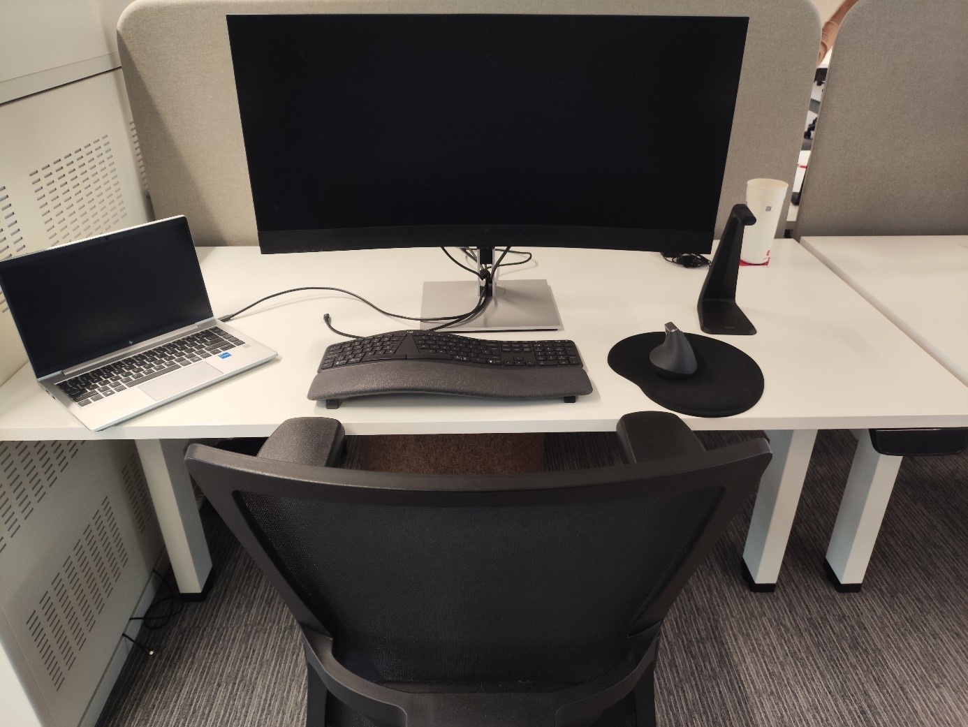 Ingerichte werkplek van Tekoyah 