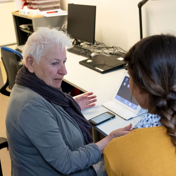 Header oudere-vrouw-client-advies-ict-ipad--advies.jpg Header oudere-vrouw-client-advies-ict-ipad--advies.jpg