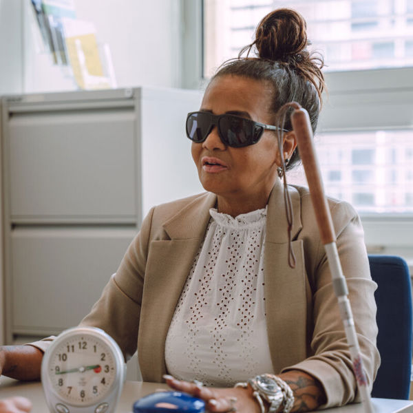 visio-rotterdam-adviesgesprek-volwassene-hulpmiddel.jpg visio-rotterdam-adviesgesprek-volwassene-hulpmiddel.jpg