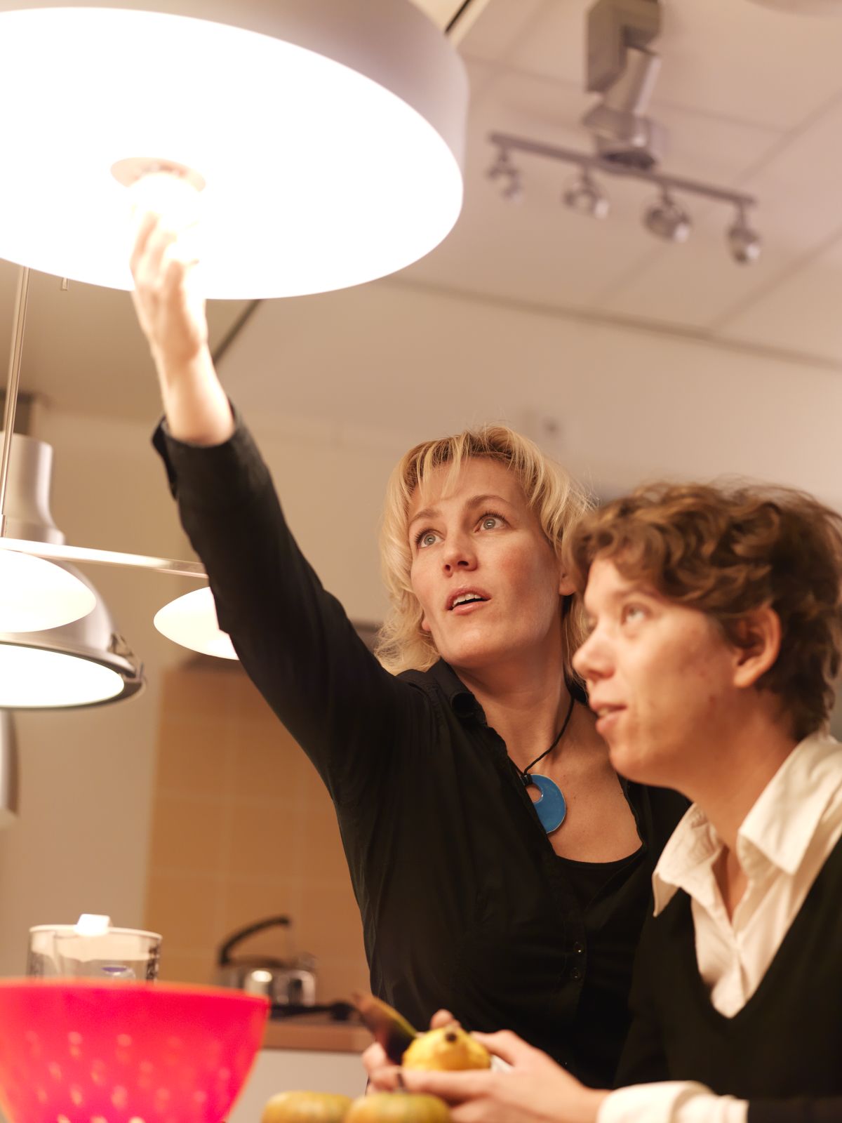 Slechtziende vrouw krijgt lichttraining