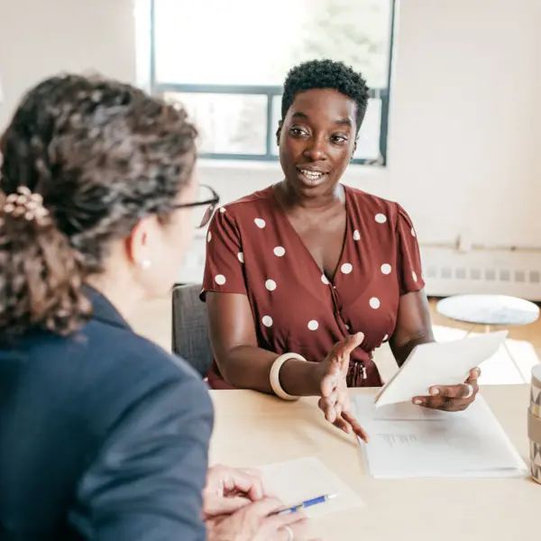 Visio medewerker adviesgesprek kantoor Visio medewerker adviesgesprek kantoor