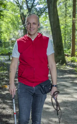Visio Stefan Op Pad Taststok Bos Natuur Buiten Visio Stefan Op Pad Taststok Bos Natuur Buiten