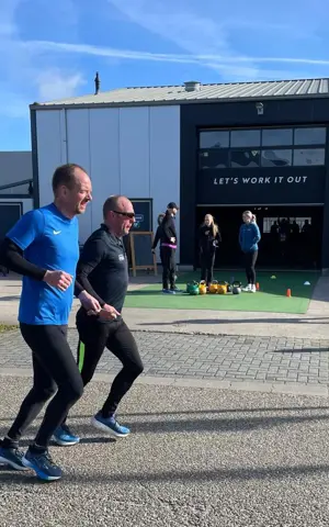 Sporter en begeleider trainen voor Hyrox Marcel Aalbers (43) Hyrox 2 (1)