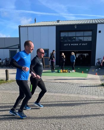 Sporter en begeleider trainen voor Hyrox Marcel Aalbers (43) Hyrox 2 (1)