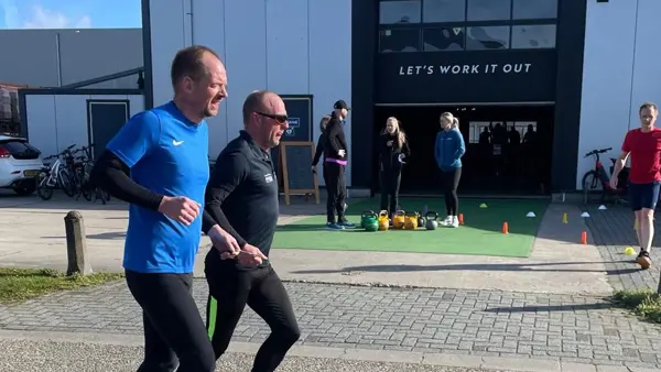 Sporter en begeleider trainen voor Hyrox Marcel Aalbers (43) Hyrox 2 (1)