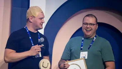 2 medewerkers van Perplex met award voor website 2 medewerkers van Perplex met award voor website