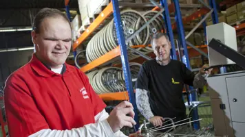 Cliënt steekt spaken in tijdens zijn werk bij fietsenfabriek AZOR Cliënt steekt spaken in tijdens zijn werk bij fietsenfabriek AZOR