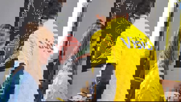 Visio-huiskamercafé-visit-gassel-leerwerkplek-lunch-koffie-thee.jpg Visio-huiskamercafé-visit-gassel-leerwerkplek-lunch-koffie-thee.jpg