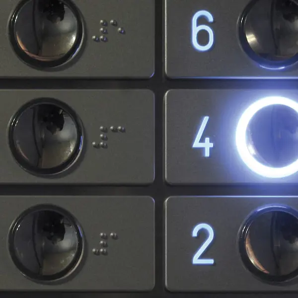 Liftknoppen met tactiel nummer en braille. Liftknoppen met tactiel nummer en braille.