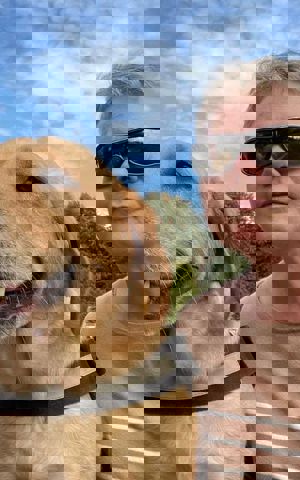 Lydia en geleidehond Xalou Lydia en geleidehond Xalou