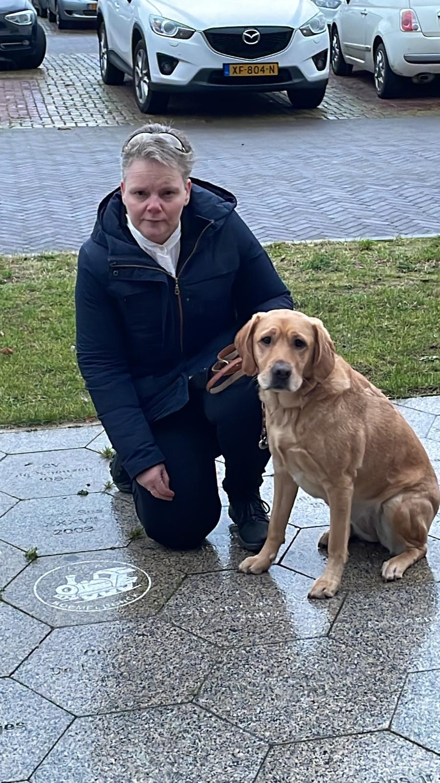 Lydia en geleidehond Xalou