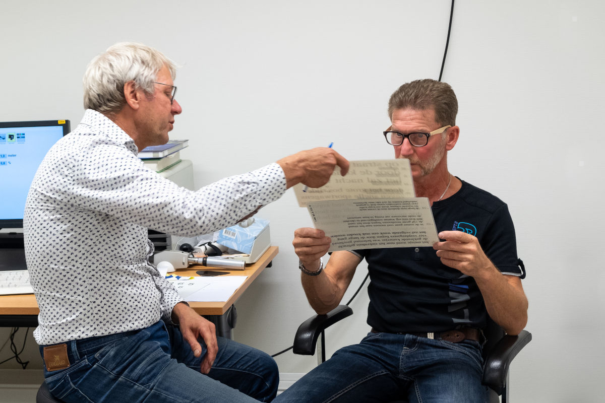 Man moet verschillende teksten lezen om zijn oogsterkte te testen