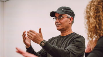 Man heeft een kijktraining Man heeft een kijktraining