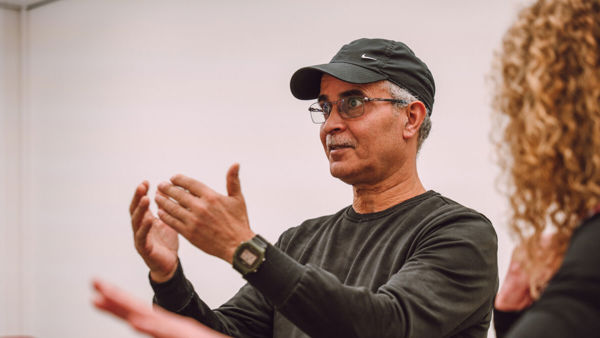 Man heeft een kijktraining Man heeft een kijktraining