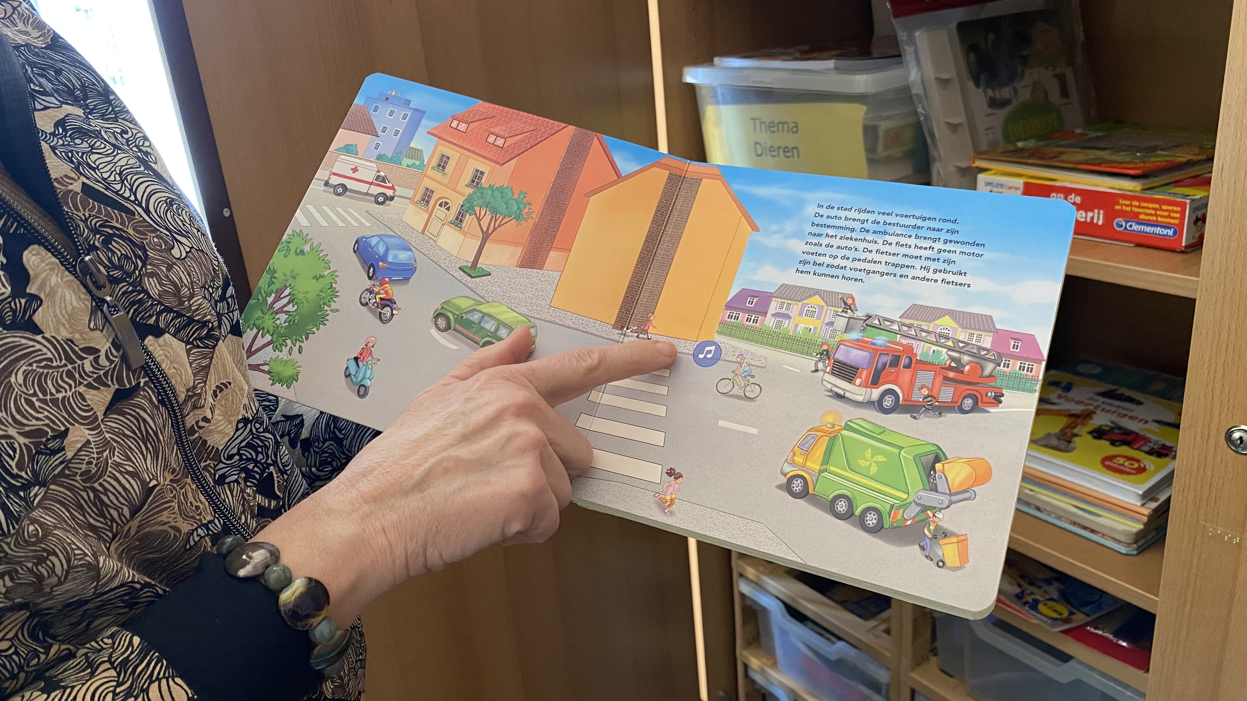 Geluidenboekje voor kinderen over voertuigen