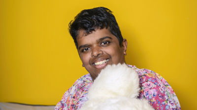 Cliënt met zorgrobot Parro Cliënt met zorgrobot Parro