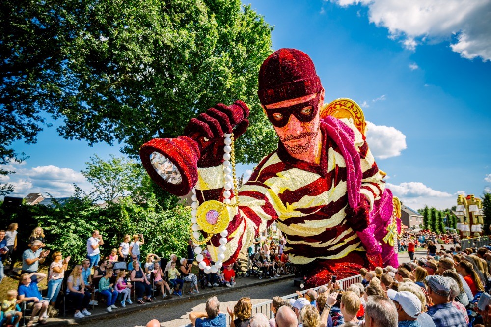 Kar van de bloemencorso